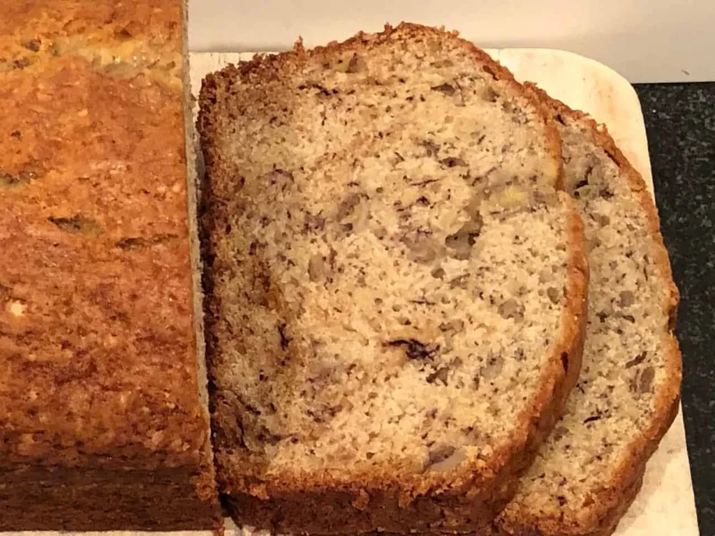 Easy Banana Bread (Classic Banana Bread)